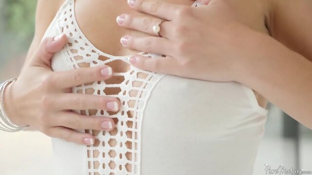 Stepmom Craves Brutal Anal👌 Reaming from Her Stepson's Massive Dick🍆