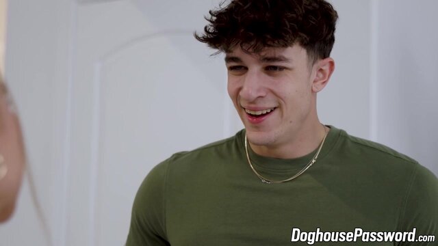 Horny masseuse Summer Vixen has greedy hole for extra full service