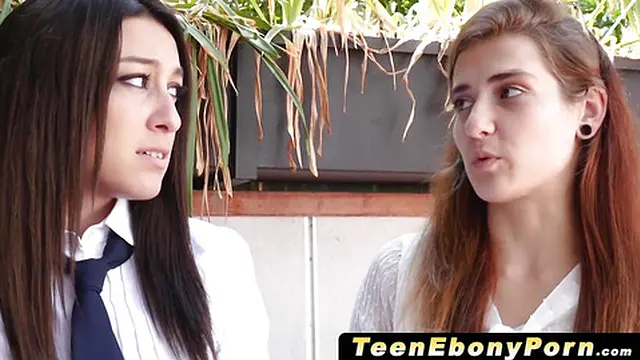 Teen beauty licks young white cock🌭 with eager mouth