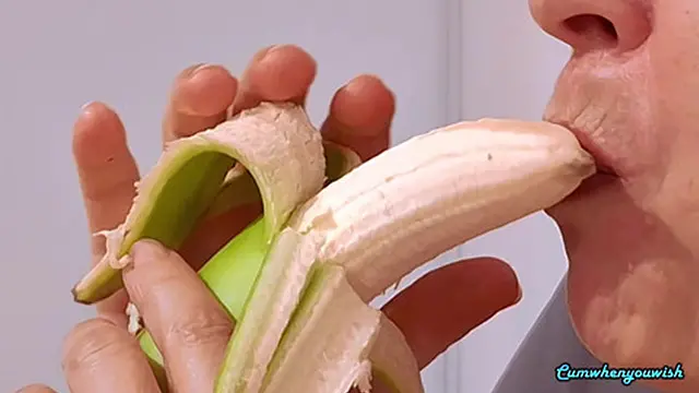 4K MILF wife likes bananas  Sometimes they cum in her mouth Extreme Close UP