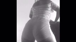 WATCH ME TWERK THAT ASS LIKE NEVER BEFORE (HOT)DONT OWN RIGHT TO THIS MUSIC