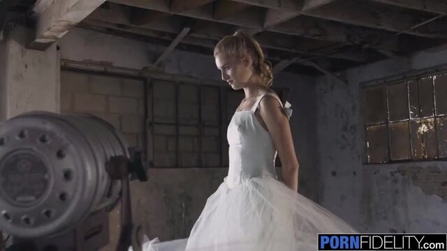 Mazzy Grace gets transformed into a hardcore pornstar by a skilled photographer