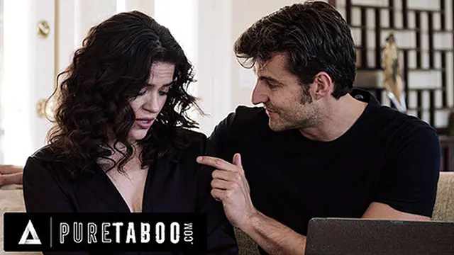 Pervy IT Dude Snags Co-Worker Red-Handed With XXX