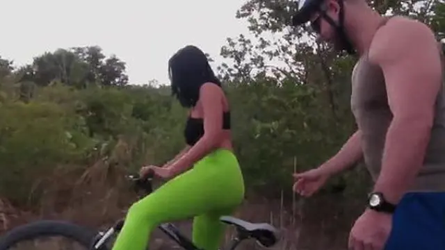 Hot Cuban Luna Star Sizzles in Hardcore Workout Seduction